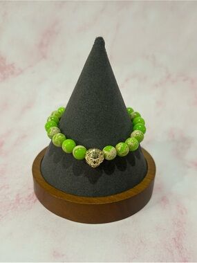 Green Beaded Lion Head Stretch Bracelet